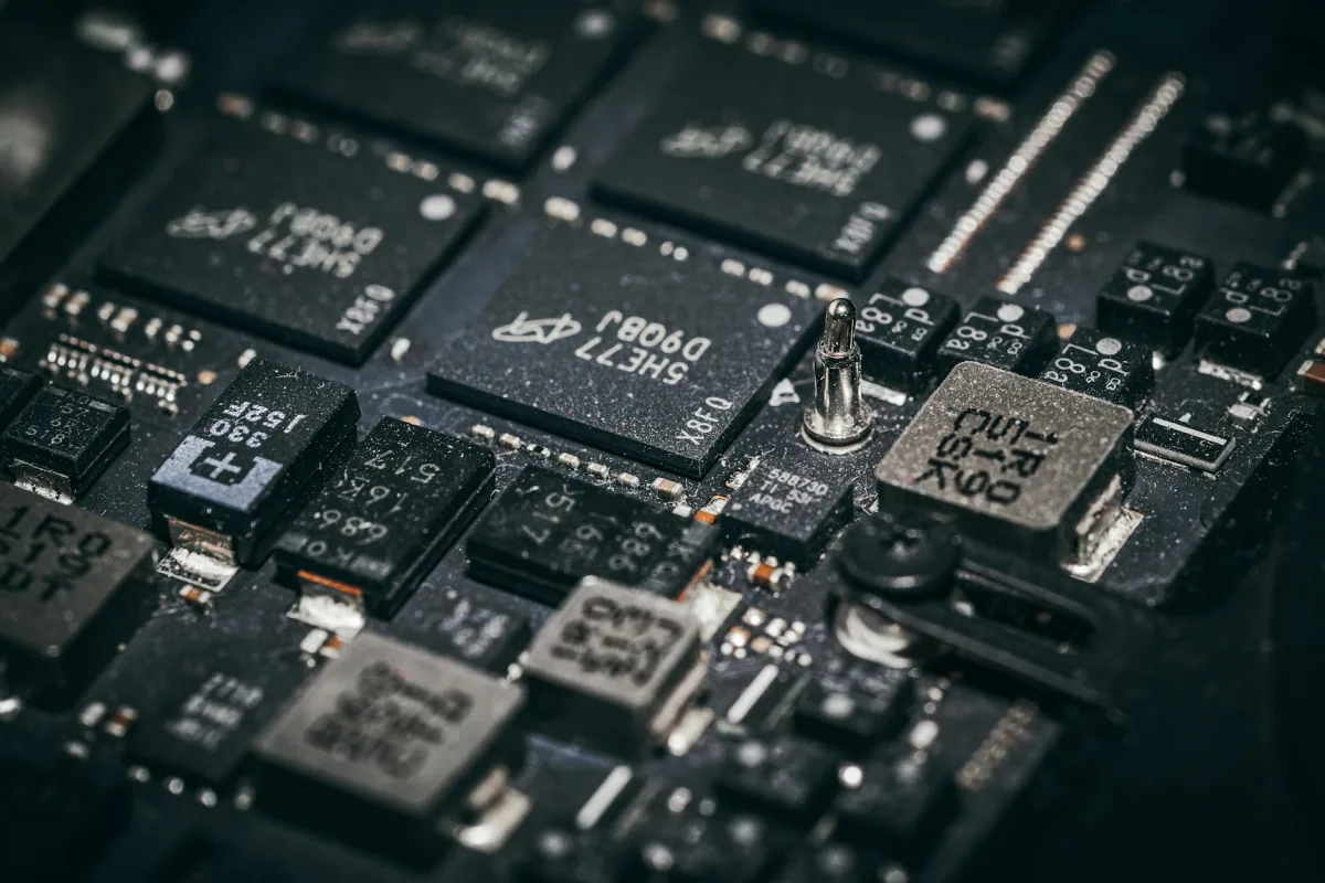 Diagrama de vista explotada del módulo de sensores Terrestream mostrando los chips SEN66, BMP390L y OPT3001 con elementos sensores etiquetados.